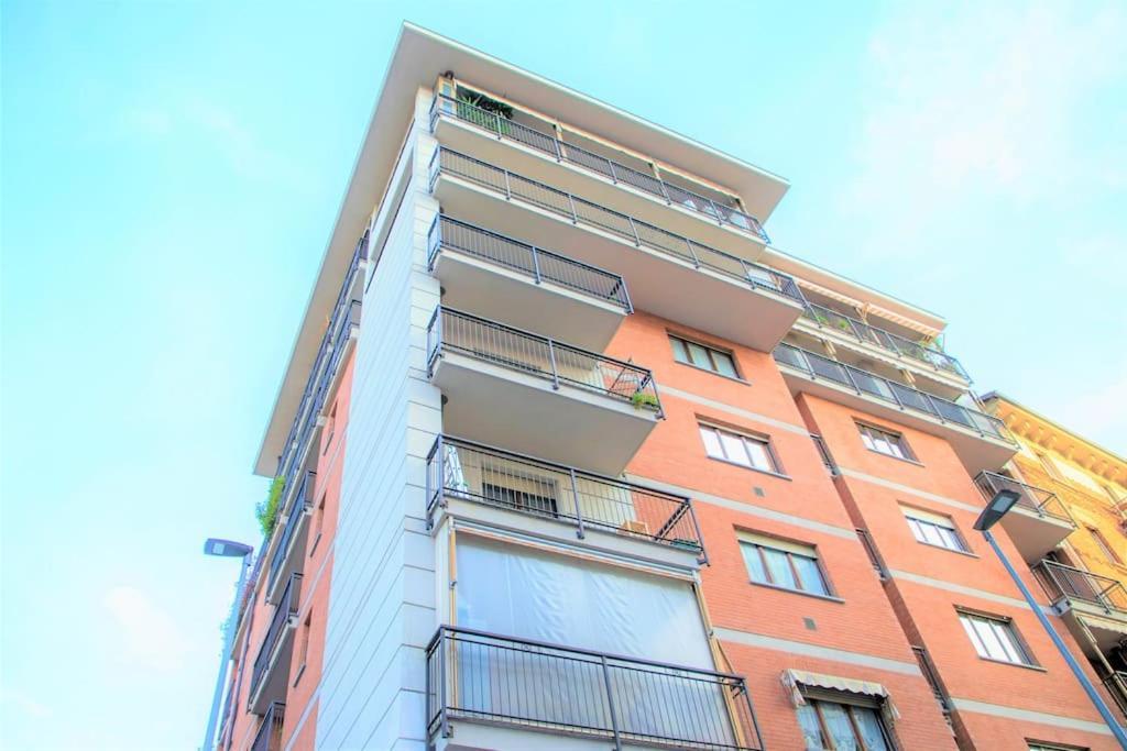 Casa Spezia - Metro Vicina, Wi-Fi Rapido & Netflix Appartement Turijn Buitenkant foto